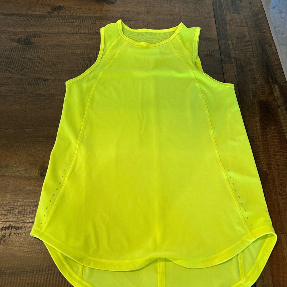 Lululemon size 4 tank top